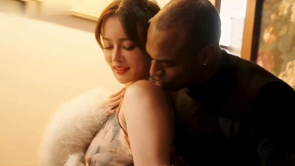 Anh da đen khoai to địt cô nàng sườn xám dâm đãng